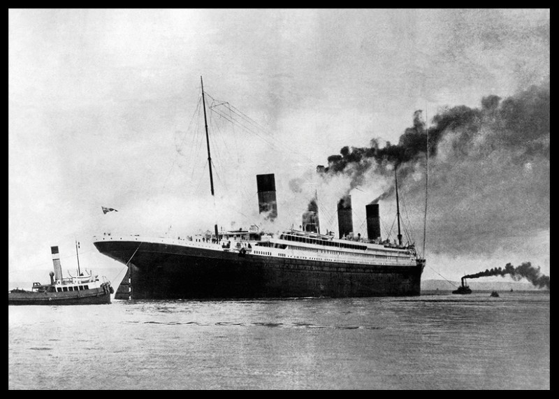 Titanic Leaving Southampton-2