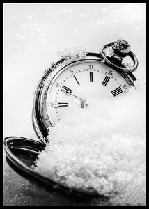 Clock In Snow-2