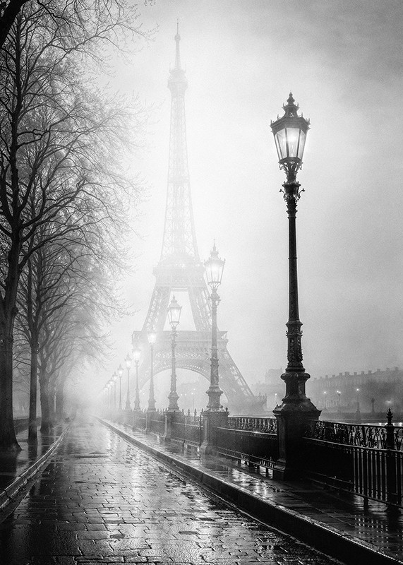 Paris In Fog B&W-3